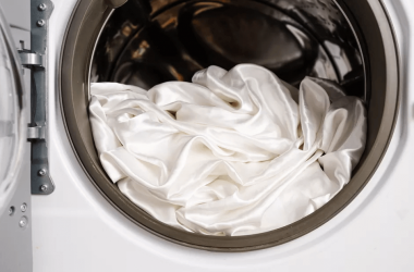 Chăn gối lụa tơ tằm, giặt như thế nào mới là đúng cách?