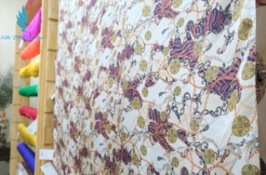 Vải lụa tơ tằm –thời trang dùng được trong bốn mùa